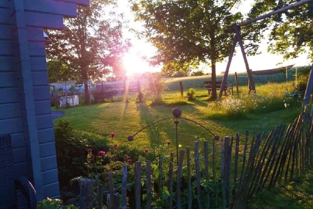 301680-Gardens summer