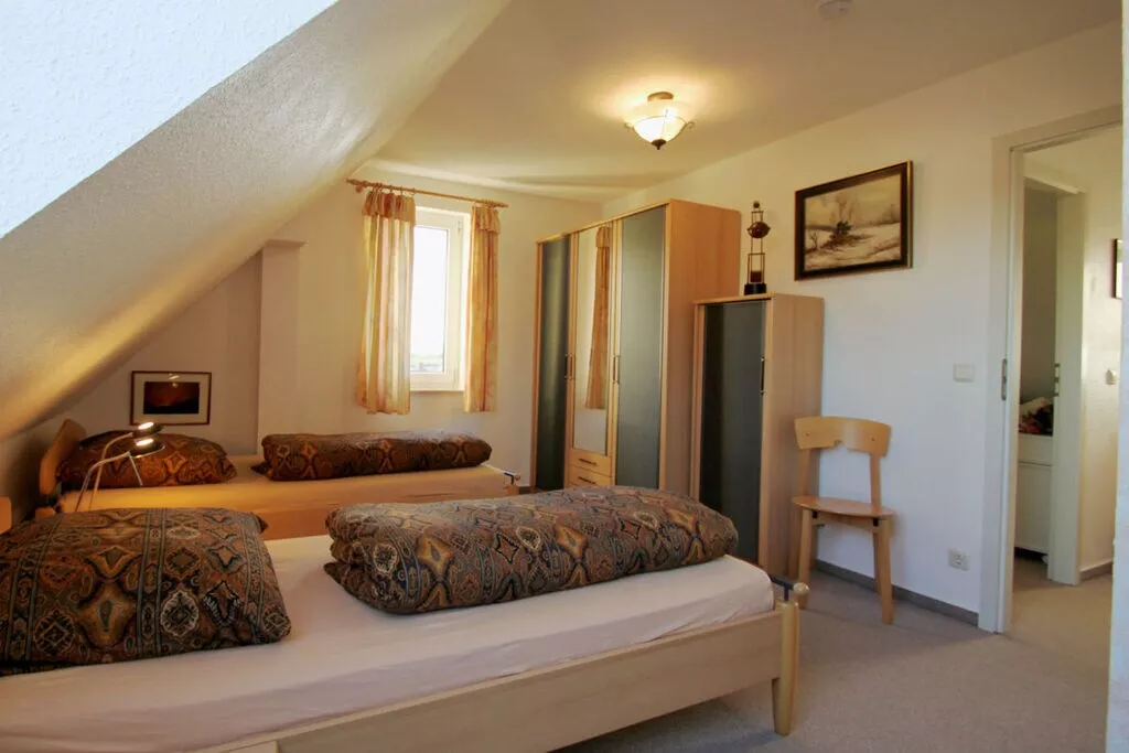 226878-Bedroom