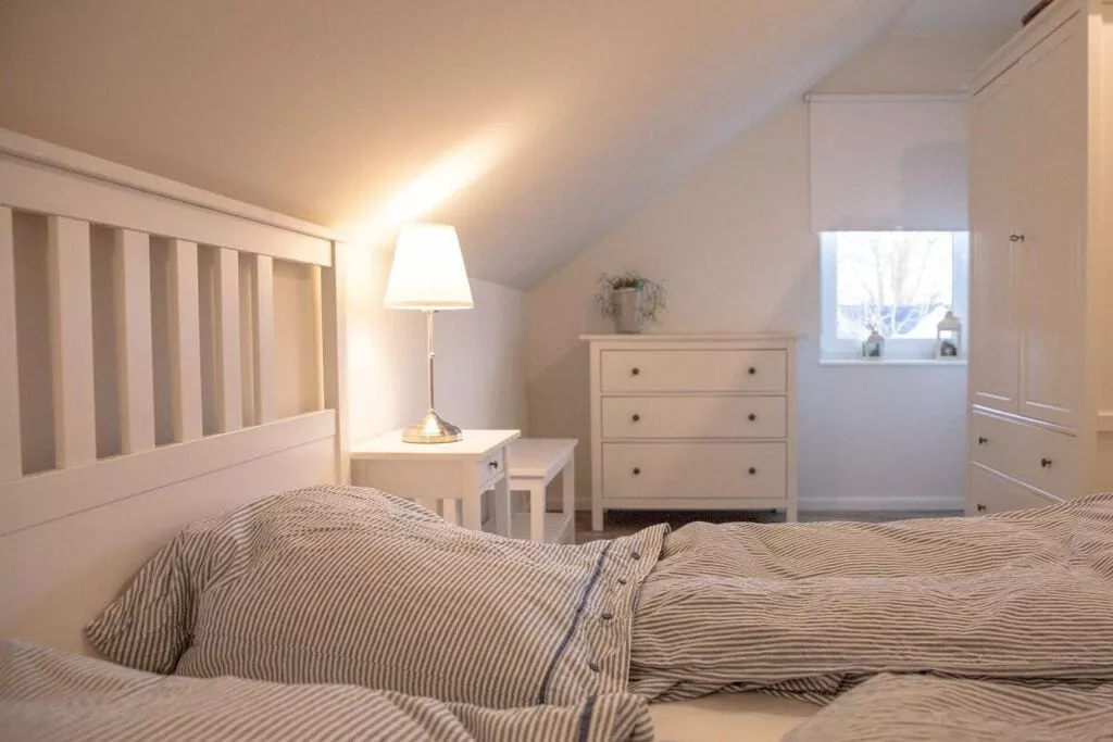 142564-Bedroom