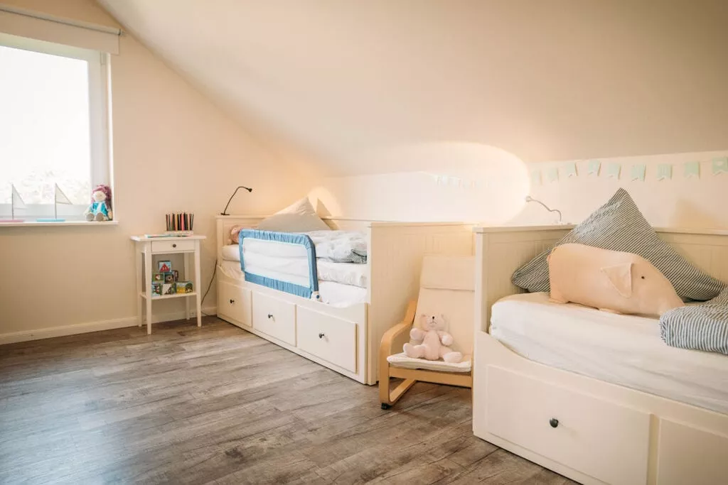 142564-Bedroom