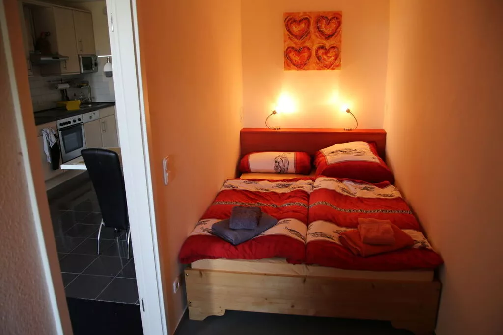 75447-Bedroom