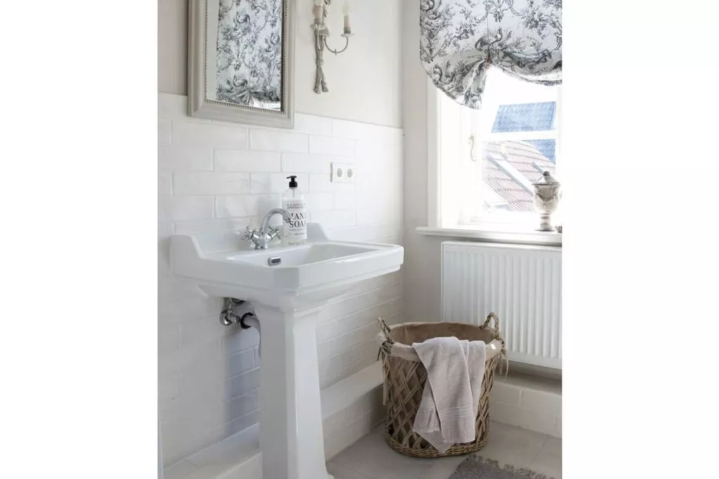 288764-Bathroom
