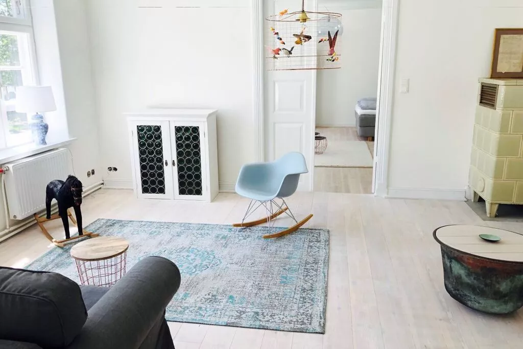 285144-Living room