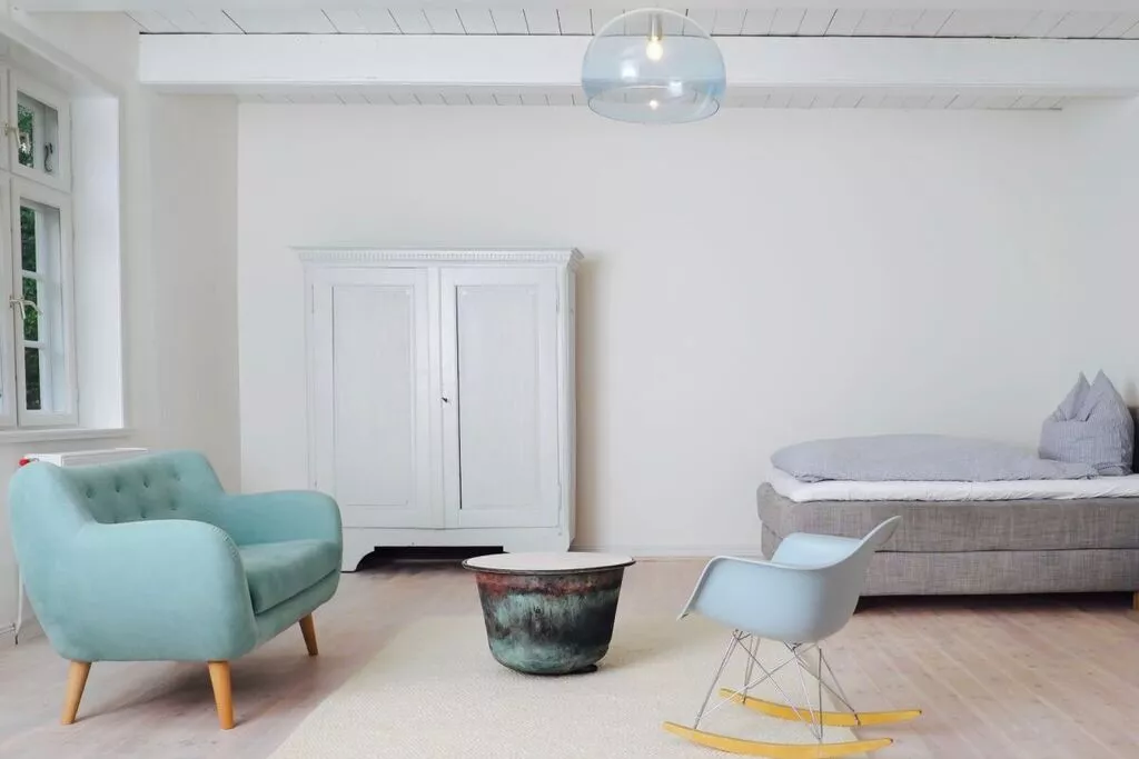 285144-Living room