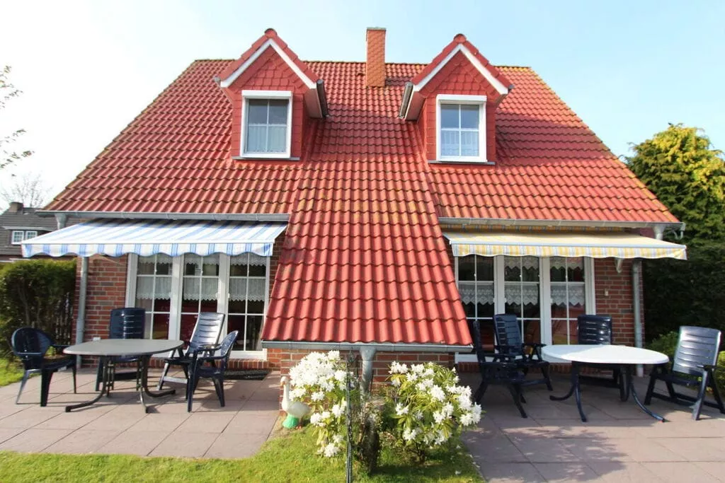319172-Exterior summer
