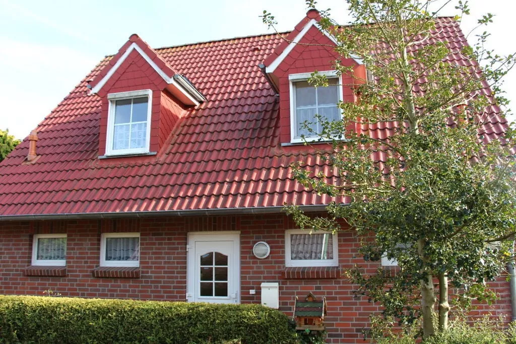319172-Exterior summer