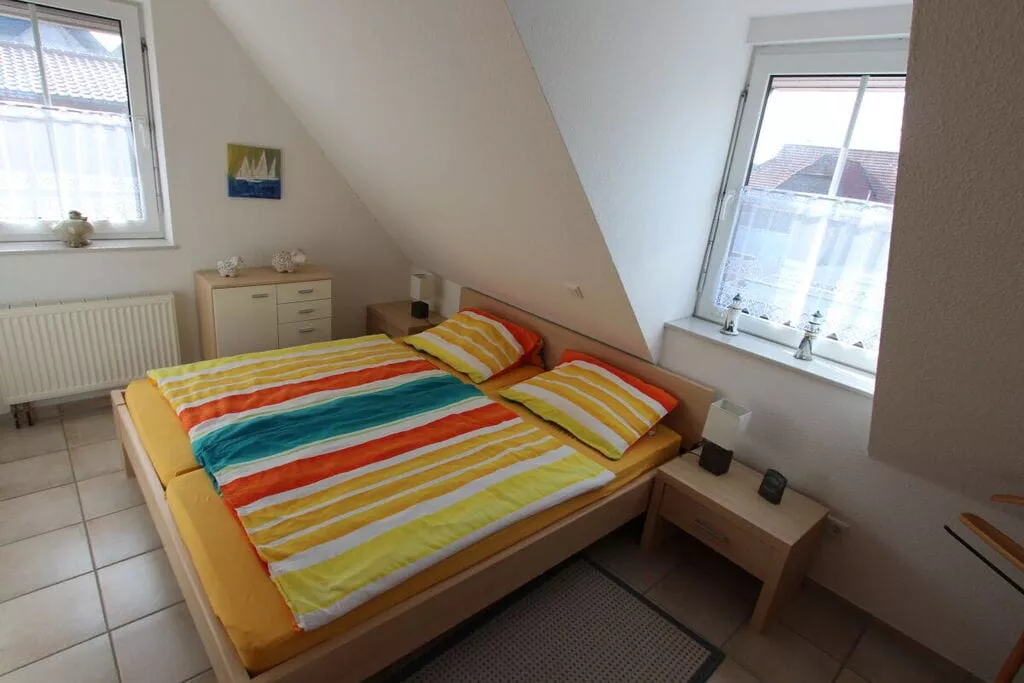 319172-Bedroom