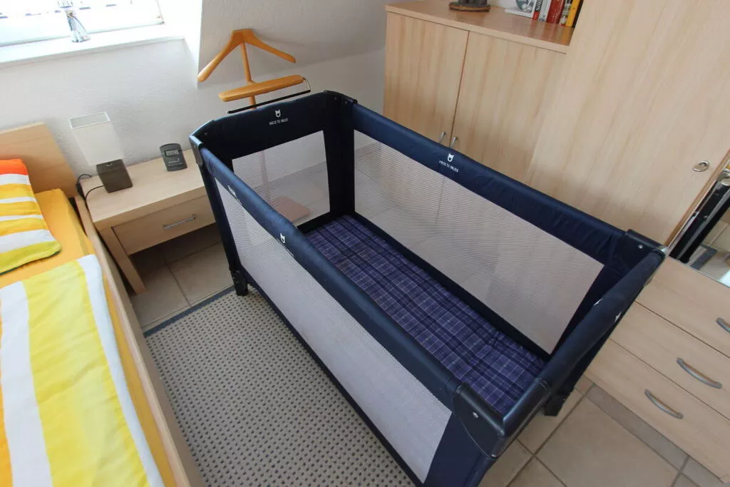 319172-Bedroom