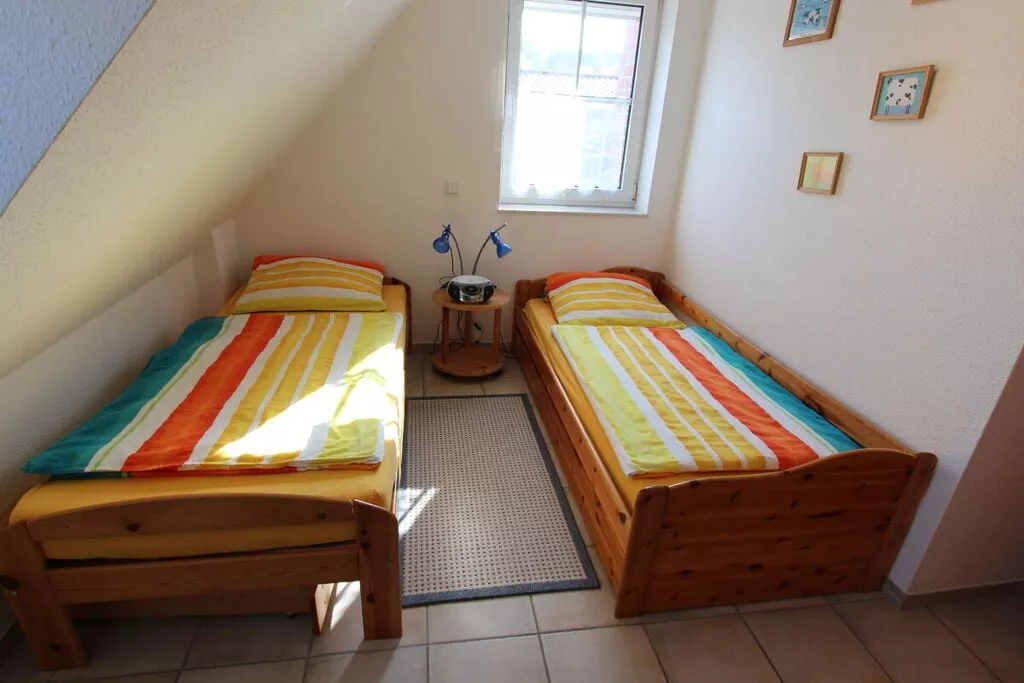 319172-Bedroom