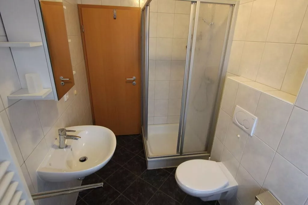 319172-Bathroom