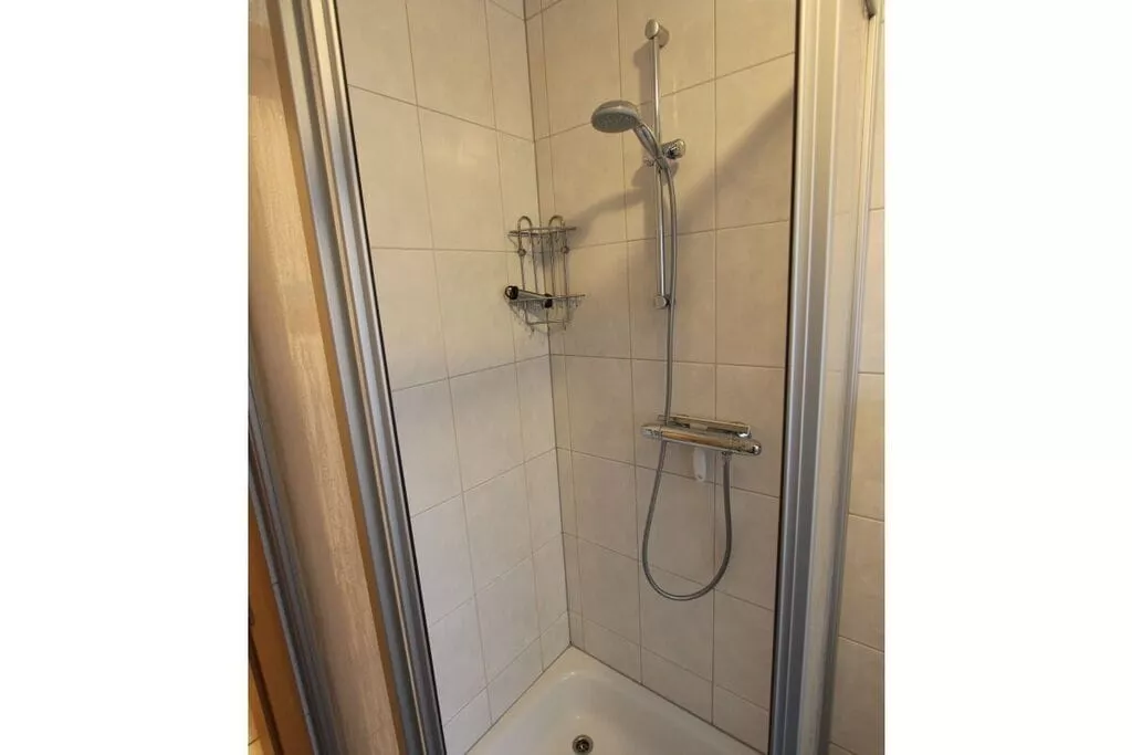 319172-Bathroom