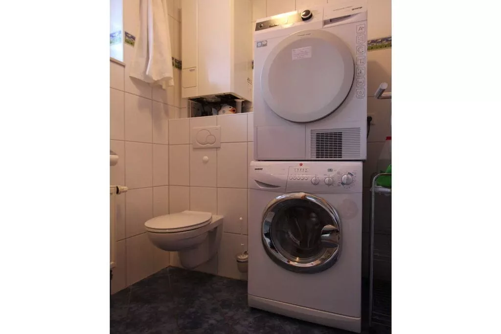 319172-Bathroom