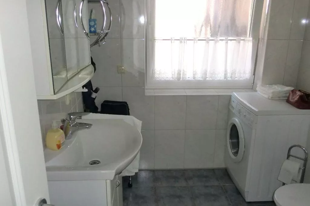 55576-Bathroom