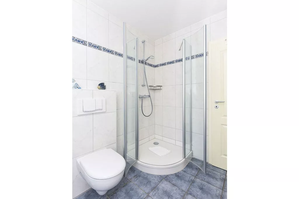 55576-Bathroom