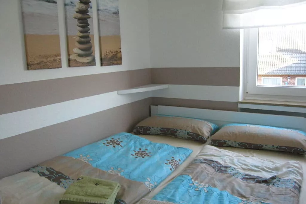 58151-Bedroom