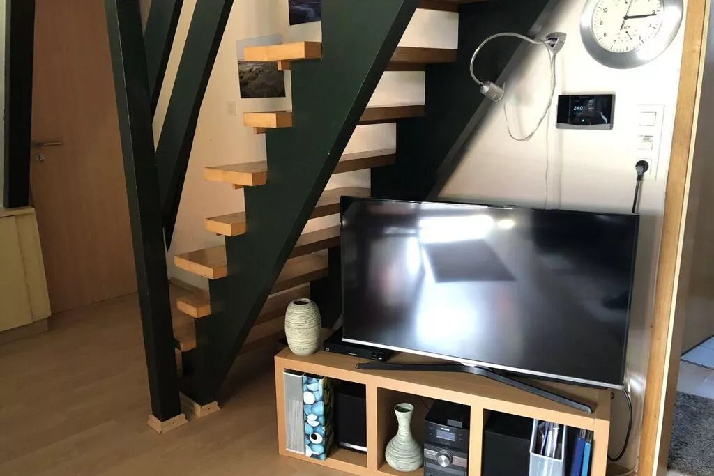 3947-Living room