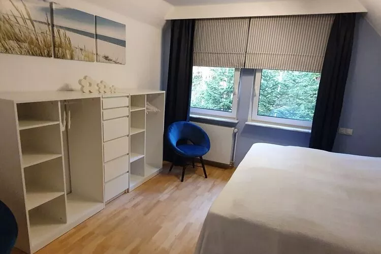 312343-Bedroom