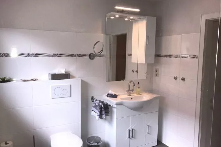 319076-Bathroom