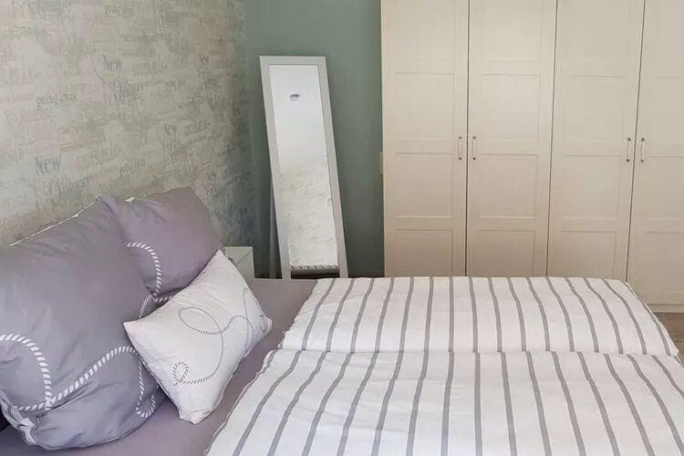 393665-Bedroom