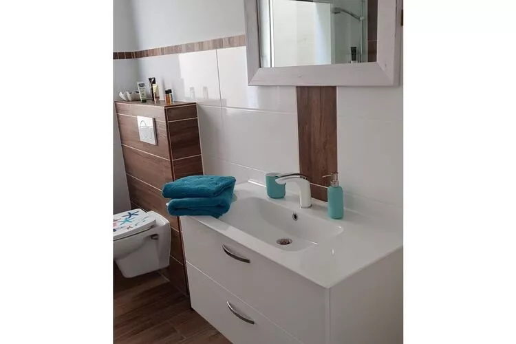 393665-Bathroom