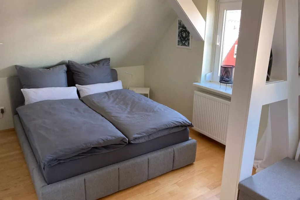 481553-Bedroom