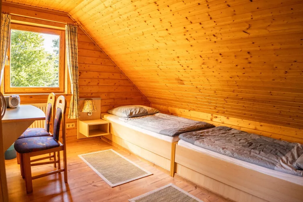 319746-Bedroom