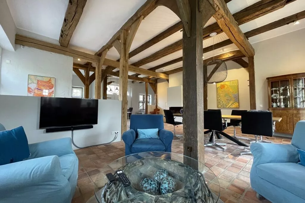 381797-Living room