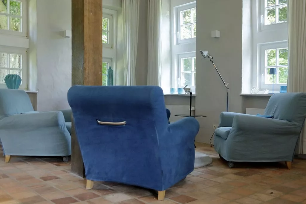 381797-Living room