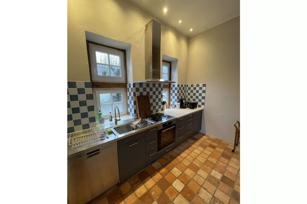 381797-Kitchen