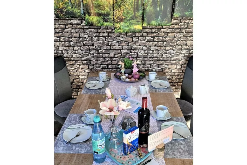 383065-Dining room