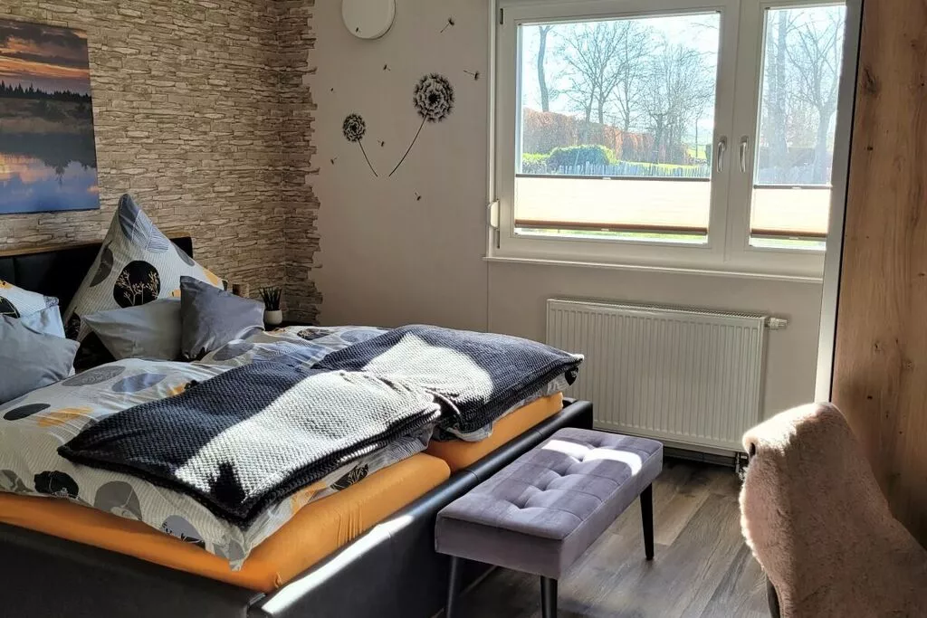 383065-Bedroom