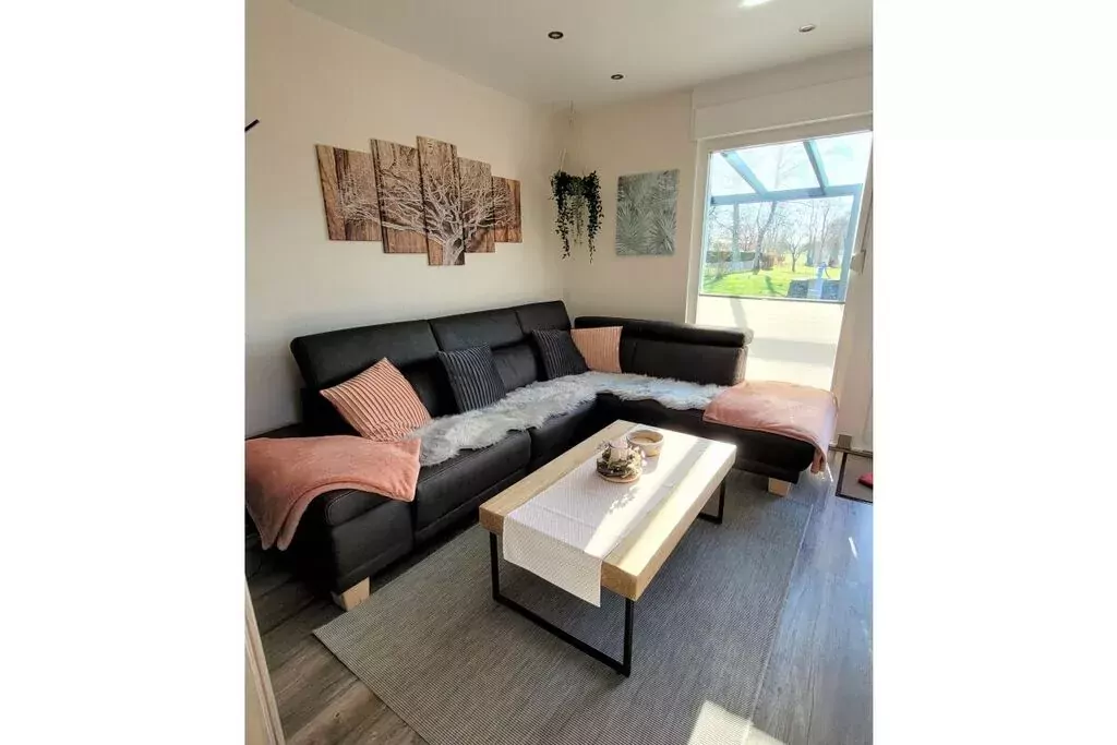 383065-Living room
