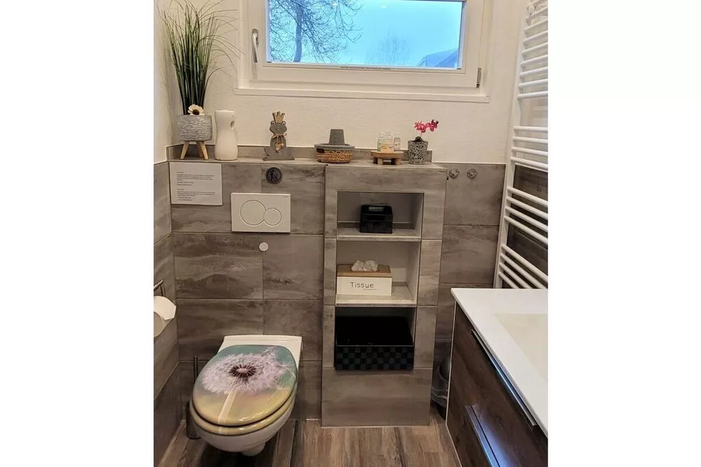 383065-Bathroom