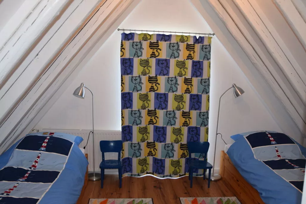 230755-Bedroom