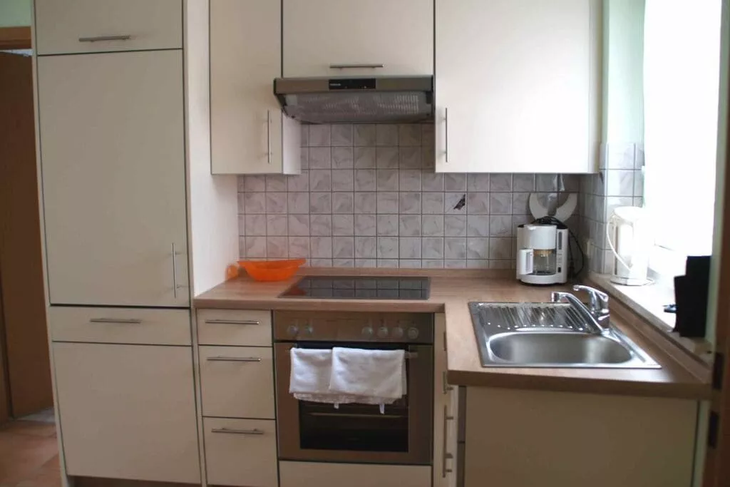 10452-Kitchen