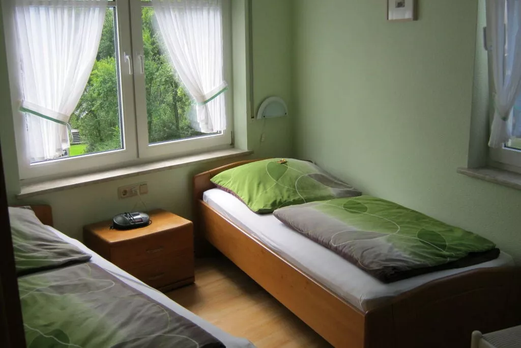 10452-Bedroom