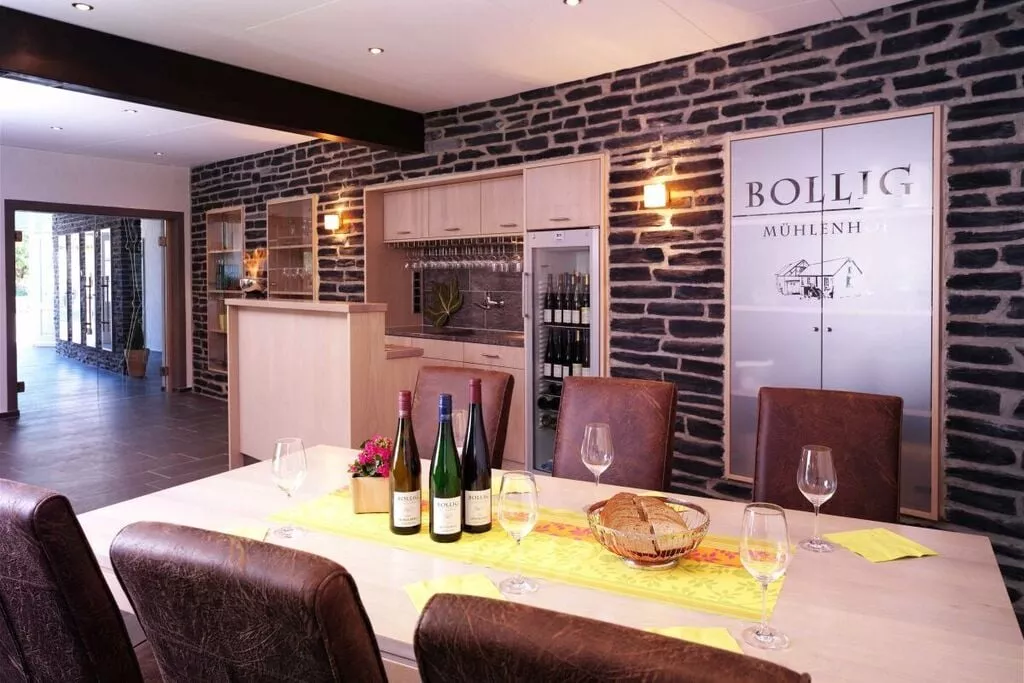 10452-Dining room