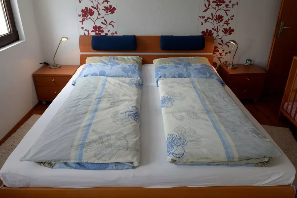220569-Bedroom