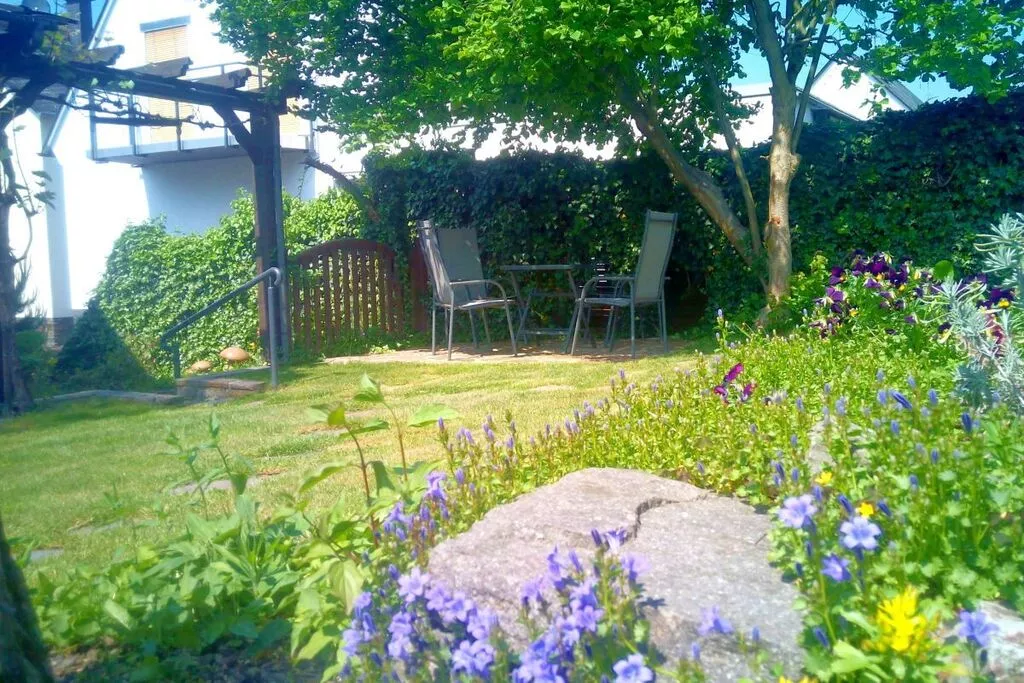 66650-Gardens summer