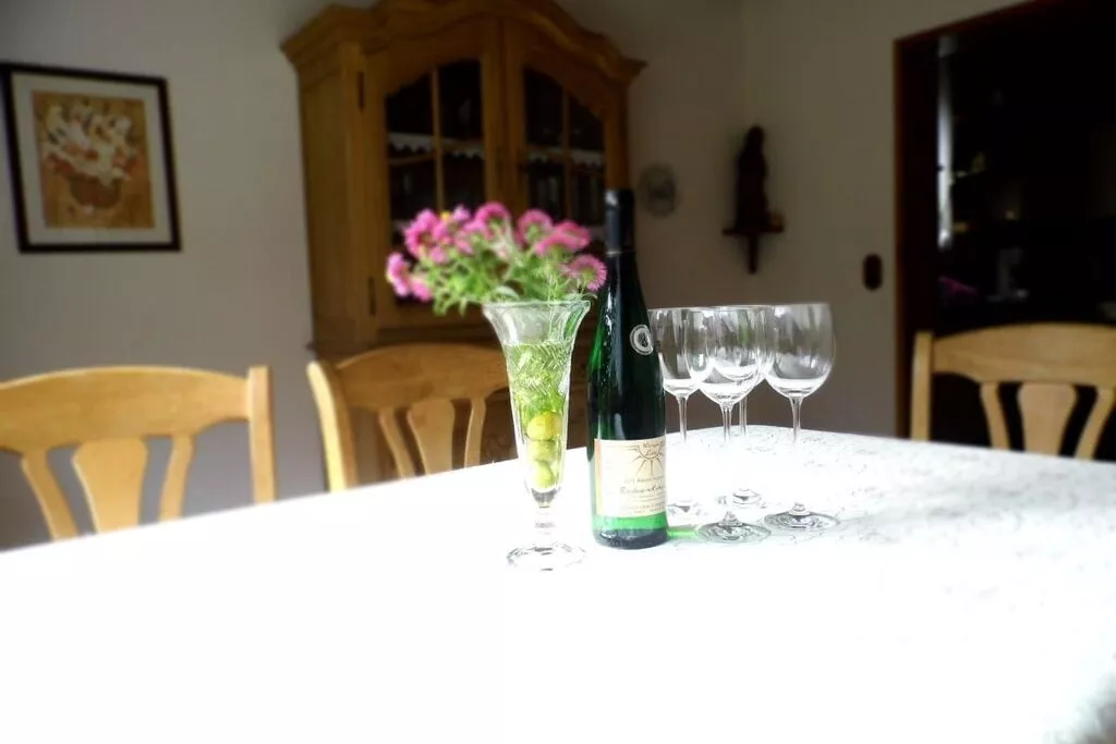 66650-Dining room
