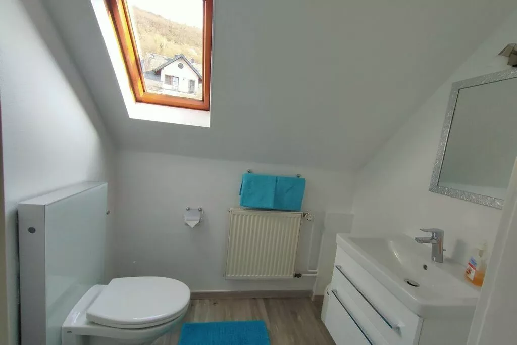 66650-Bathroom