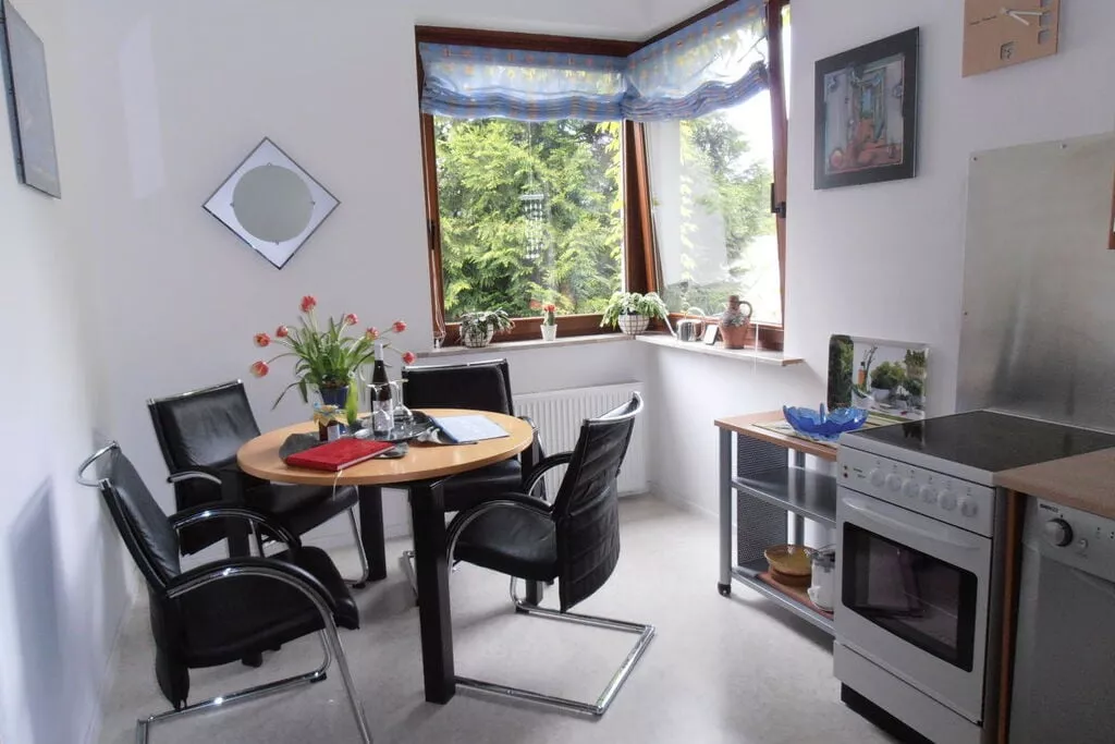 63070-Dining room