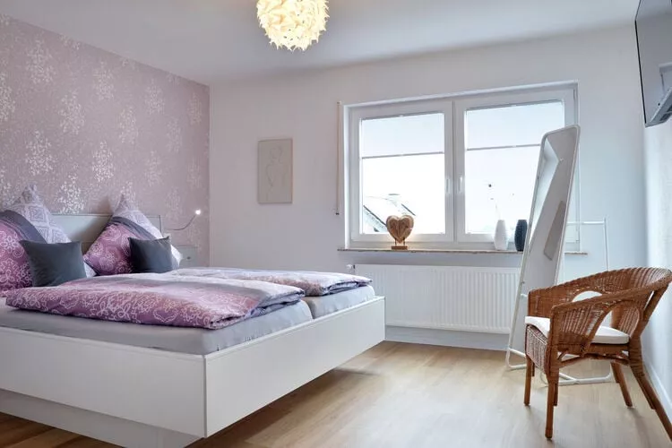 386173-Bedroom