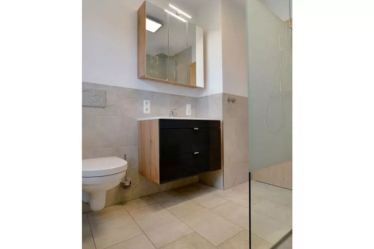 386173-Bathroom