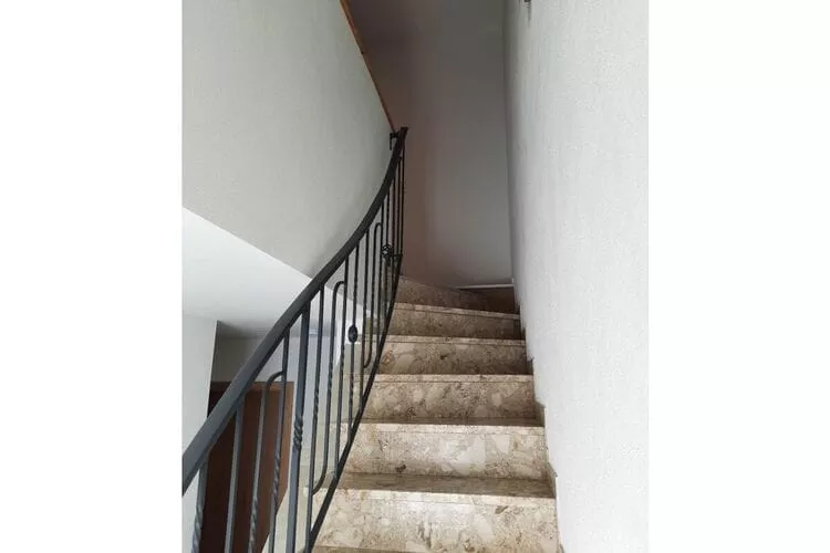 386173-Stairs