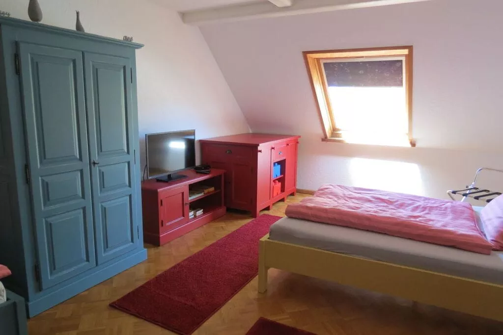 264847-Bedroom