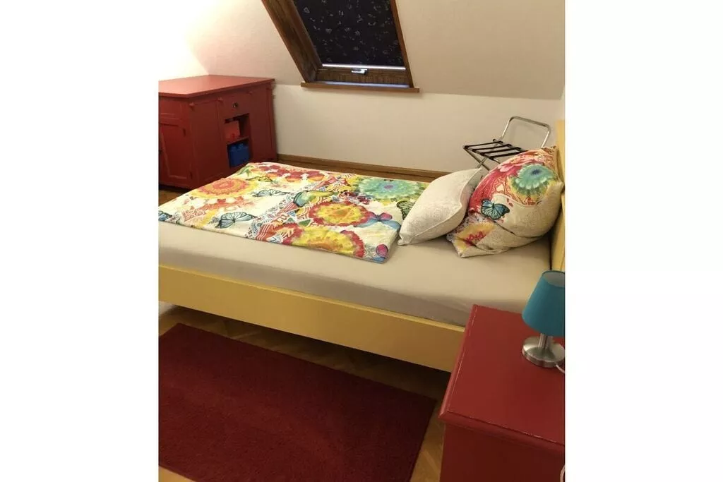 264847-Bedroom