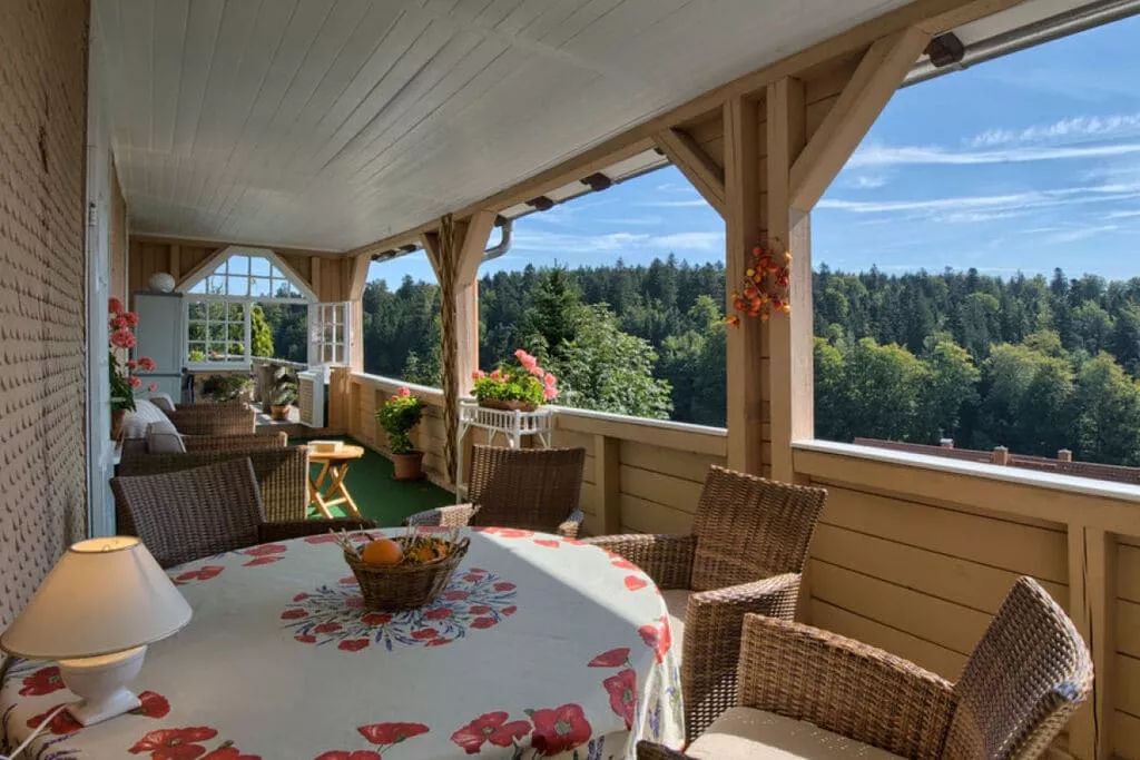 165277-Terrassenbalkon