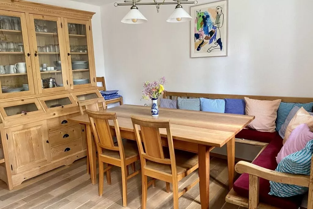 176371-Dining room