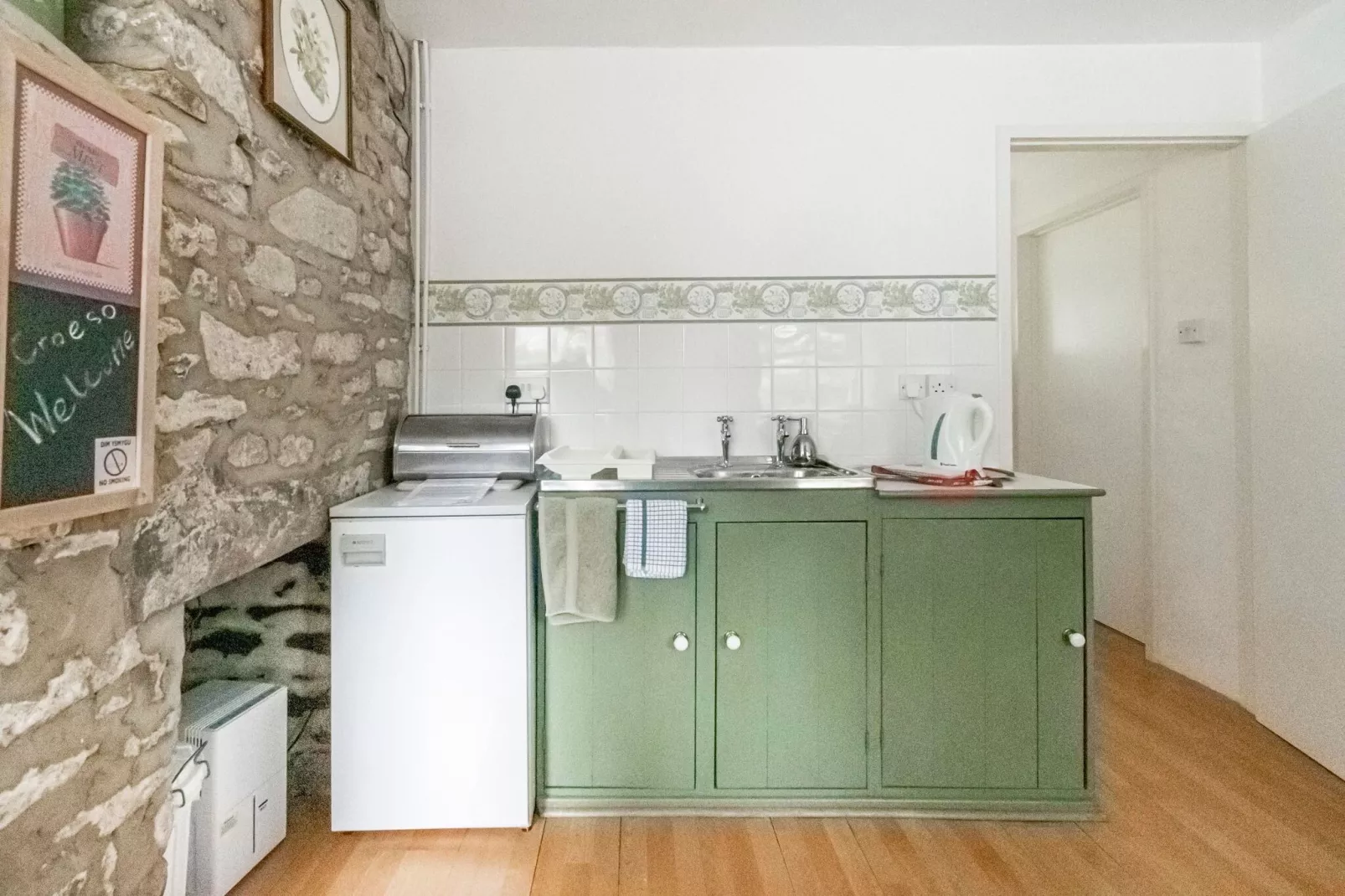 Brodawel - The Cottage-Kitchen